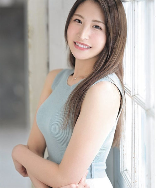神菜美まい(かなみまい)パンストスーツ姿が見れる!おすすめAV